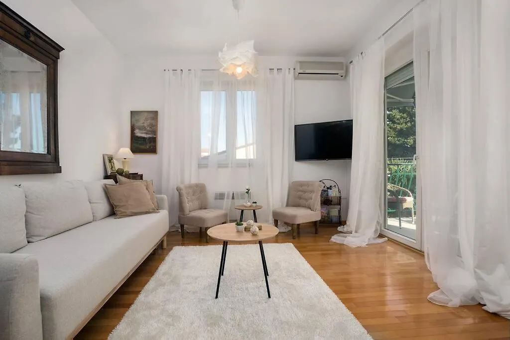 Duplex + Garage location