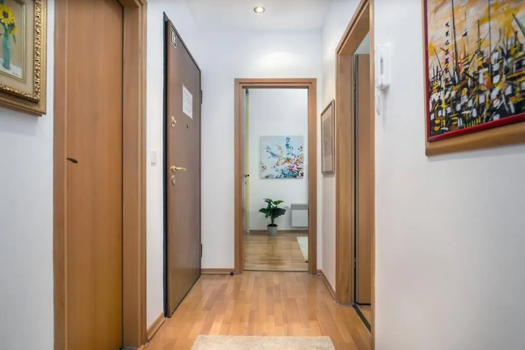 Duplex + Garage Apartment Rovinj