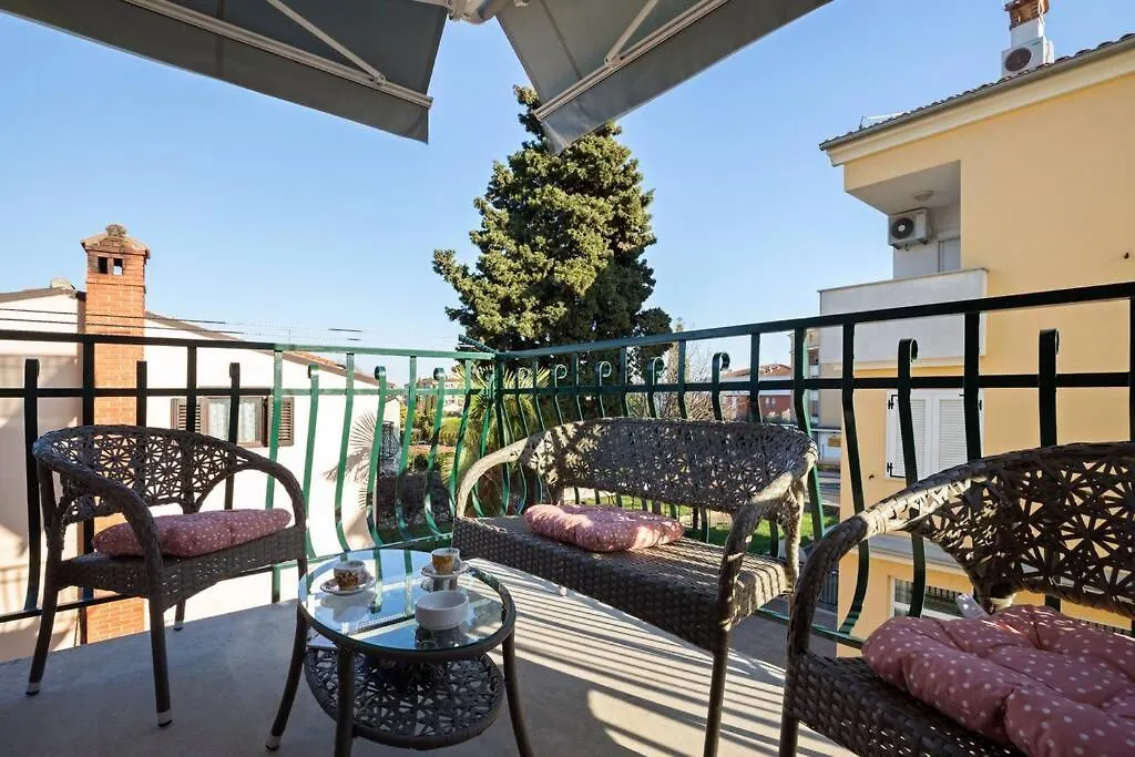 Duplex + Garage Apartment Rovinj 0*,  Croatia