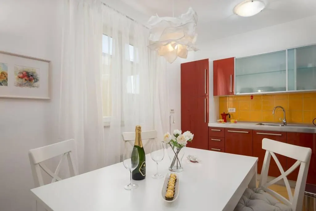 Duplex + Garage Apartment Rovinj Croatia