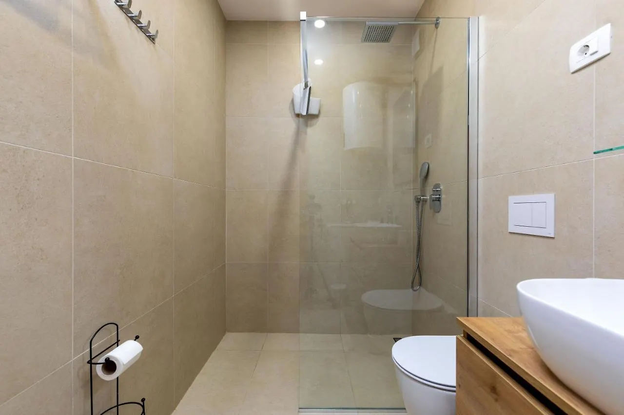 Duplex + Garage Apartment Rovinj