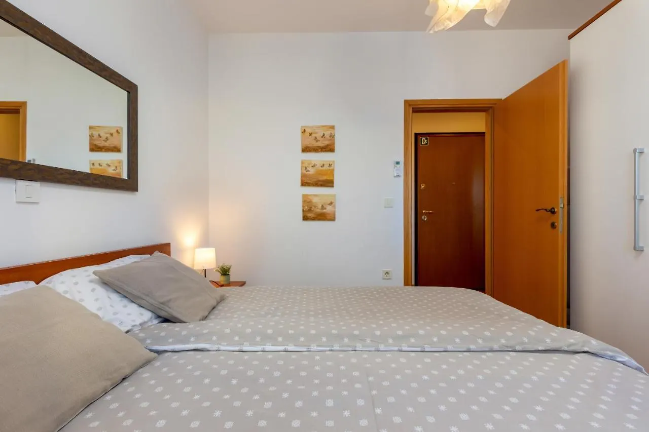 Duplex + Garage Apartment Rovinj